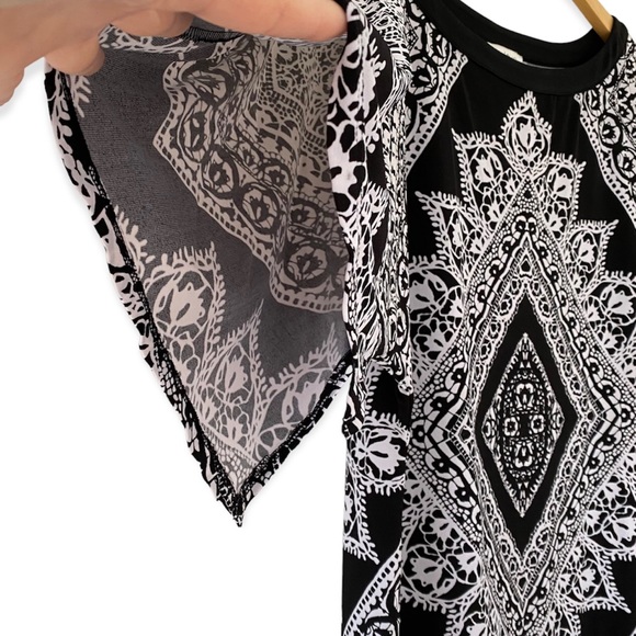 White House Black Market Kimono-style Top | M - Picture 3 of 9